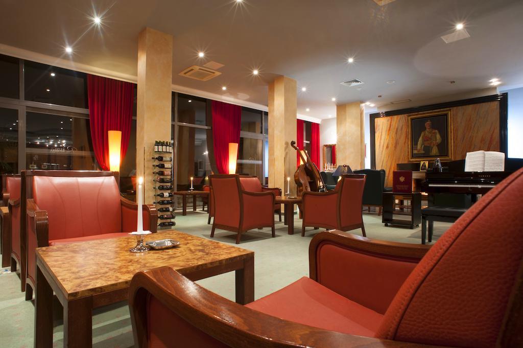 Hotel Rivijera Petrovac Exterior photo